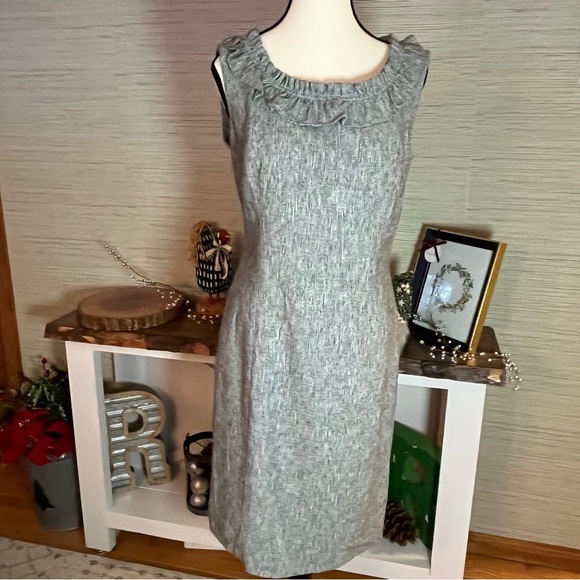 Classiques Entier Dress Women 10 Gray Tweed Ruffle Neck Sleeveless Sheath Career - Picture 9 of 9